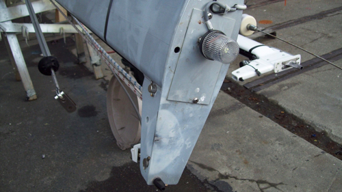 TR Mast Red Sheilla showing anodizing failure 3.jpg